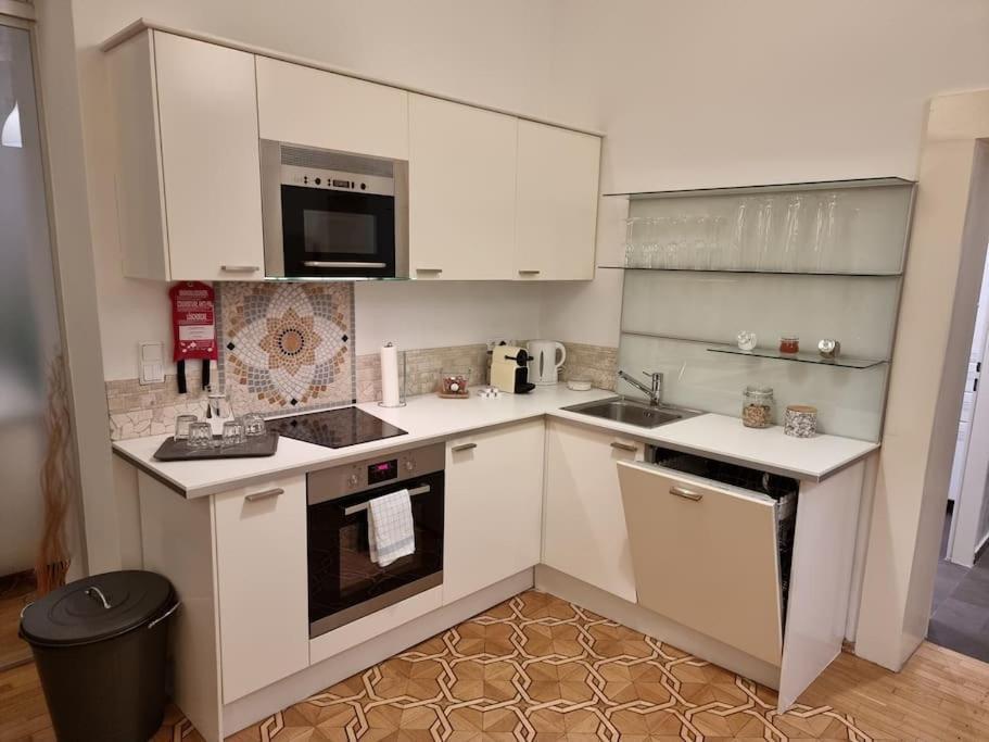 Sissi Royal Suite - Inner City 4 Bedroom Apartment Vienna Exterior photo